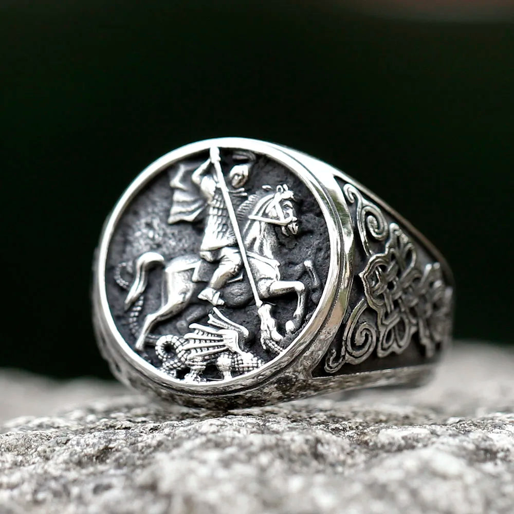 Knight Ring