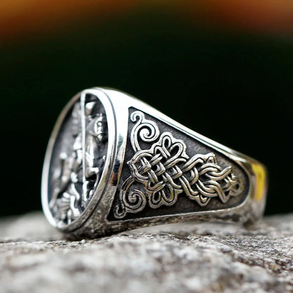 Knight Ring