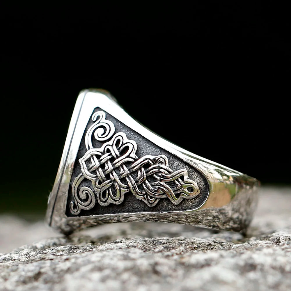 Knight Ring