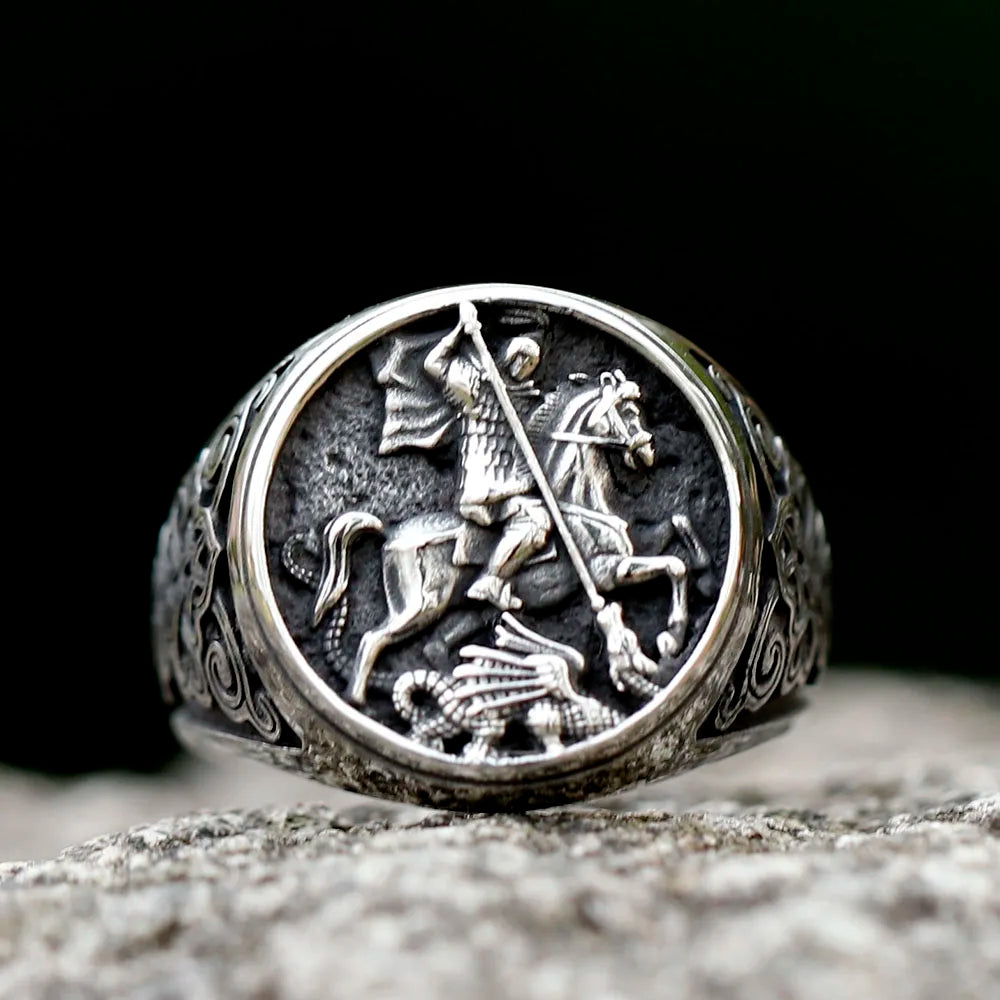 Knight Ring